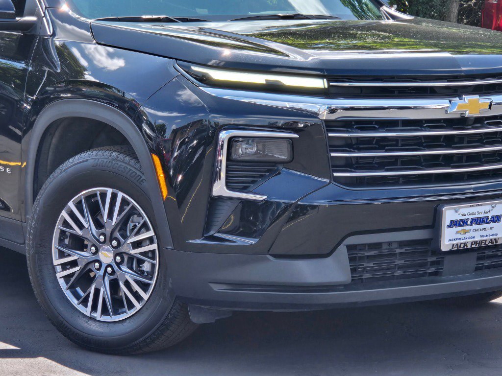 Used 2026 Chevrolet Traverse LT AWD/4WD image 4