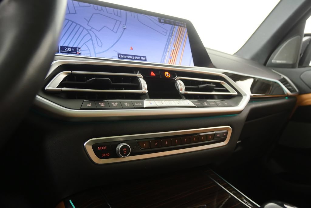Used 2021 BMW X5 xDrive40i w/ Premium Package AWD/4WD image 23