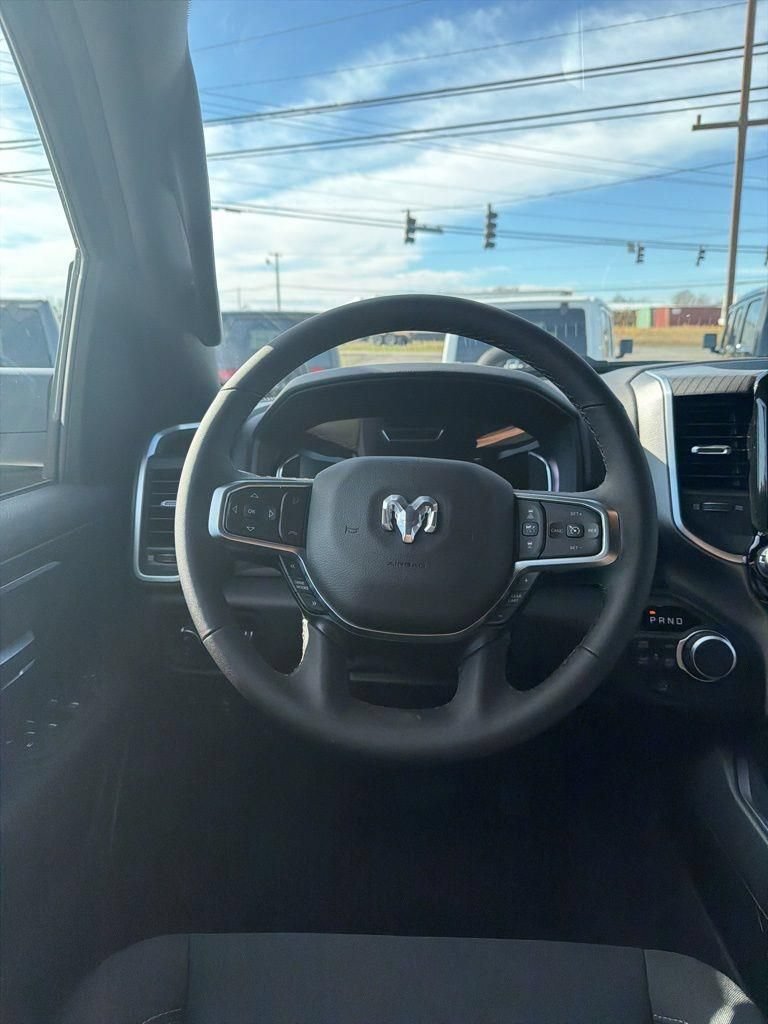 New 2026 RAM 1500 Big Horn AWD/4WD image 33