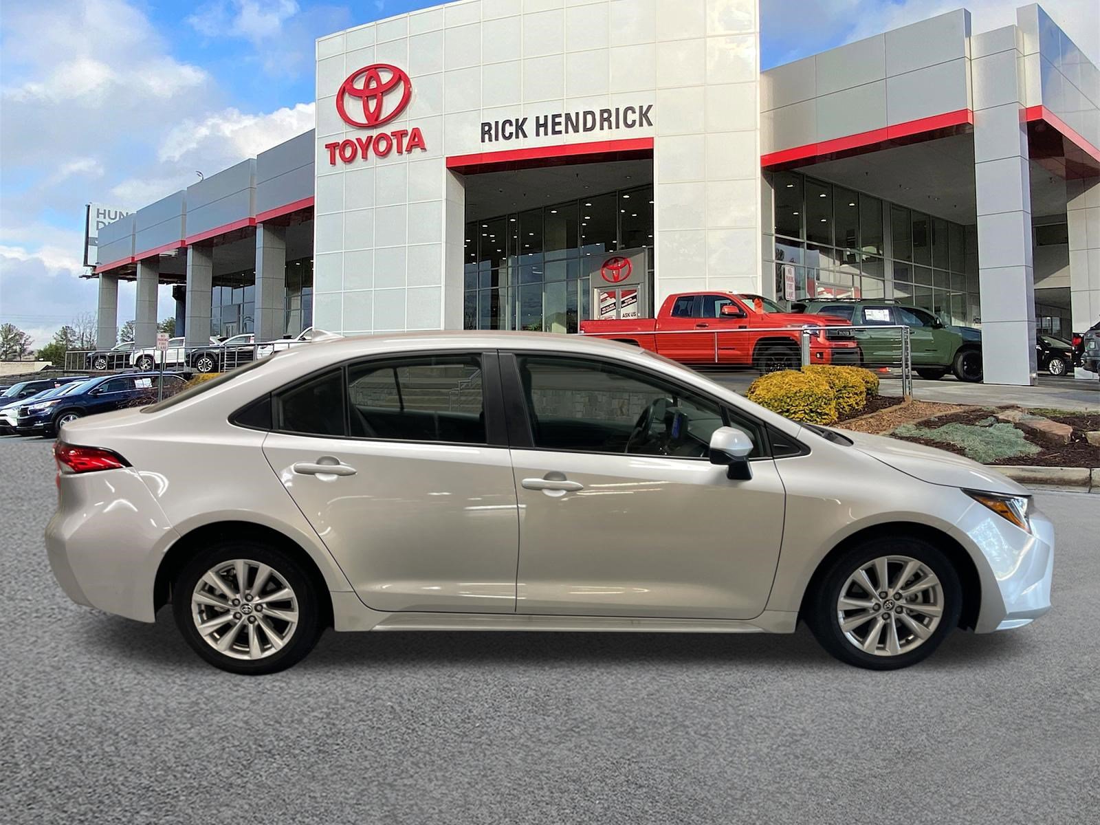 Used 2024 Toyota Corolla LE w/ LE Convenience Package image 37