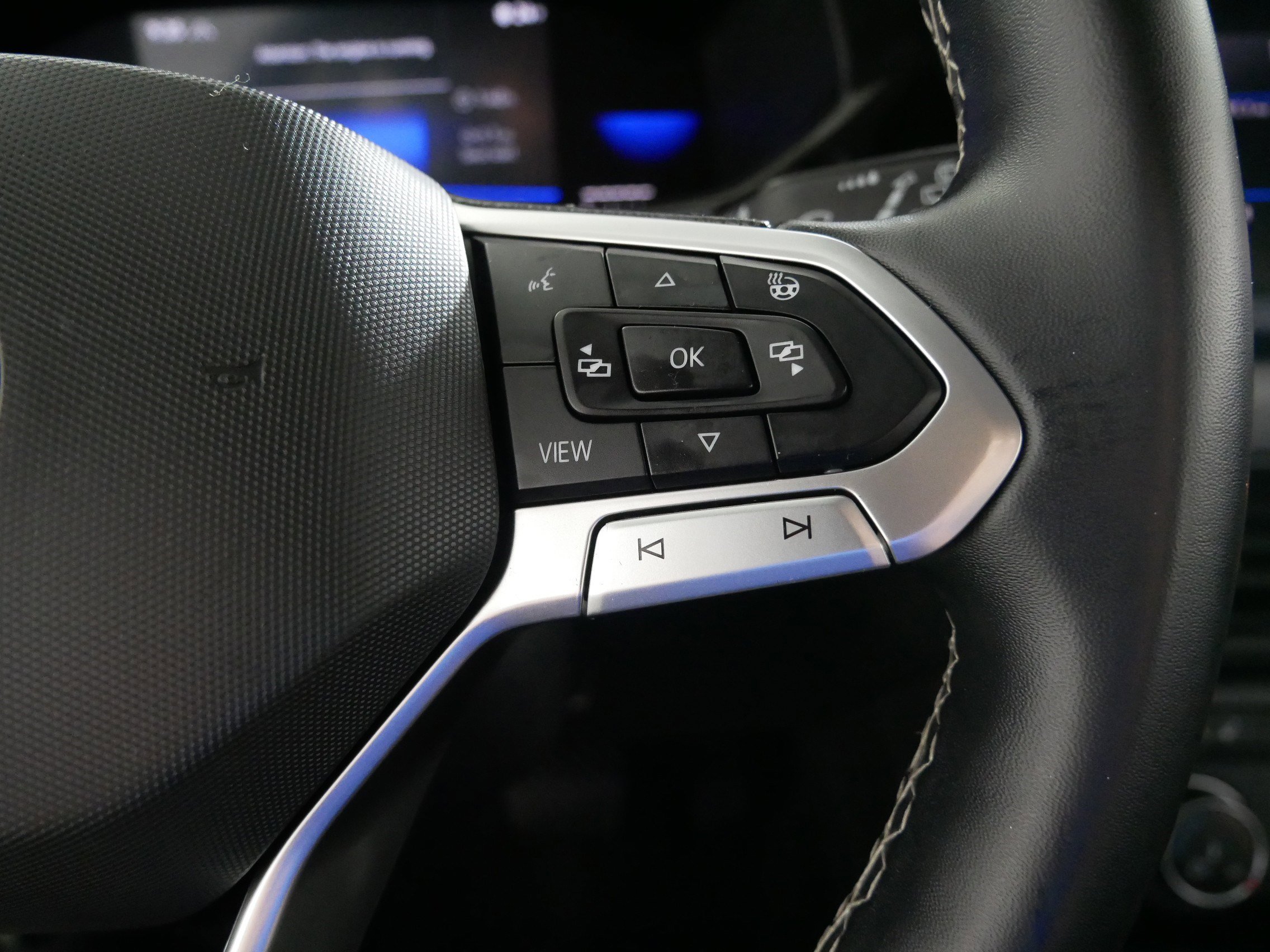 Certified 2022 Volkswagen Taos SE w/ Panoramic Sunroof Package image 28