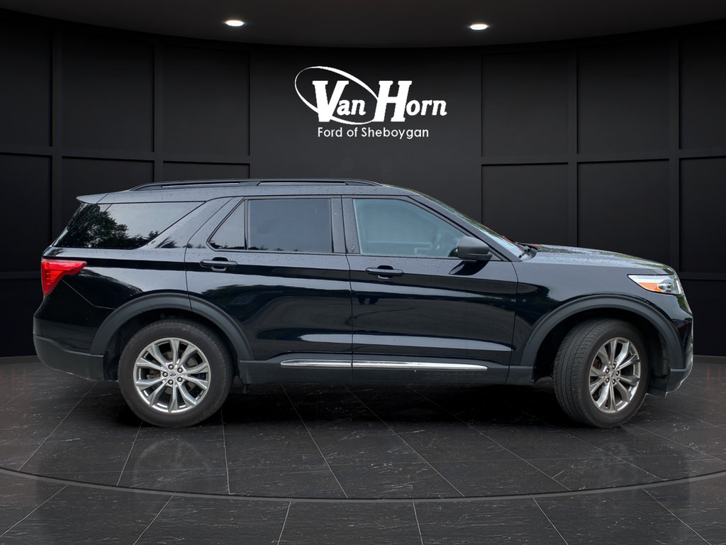 Used 2020 Ford Explorer XLT w/ Equipment Group 202A AWD/4WD image 8