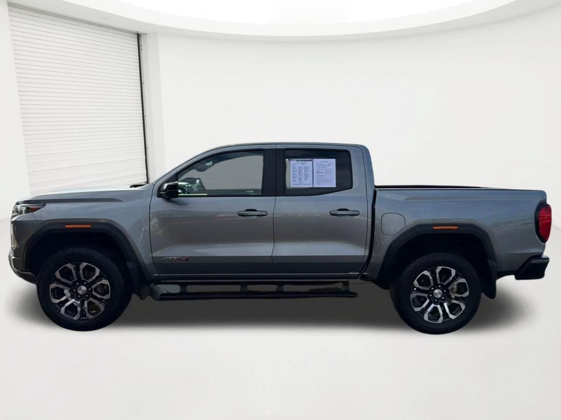 Used 2023 GMC Canyon AT4 w/ AT4 Premium Package AWD/4WD image 8