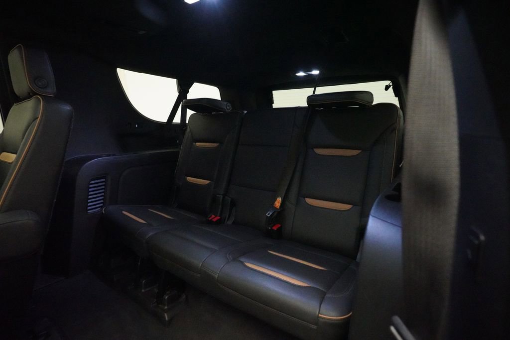 Used 2021 GMC Yukon XL AT4 w/ Technology Package AWD/4WD image 17
