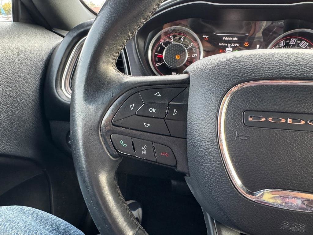 Used 2015 Dodge Challenger SXT image 15