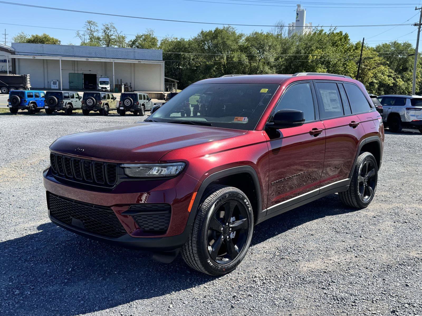 New 2025 Jeep Grand Cherokee Altitude AWD/4WD image 22