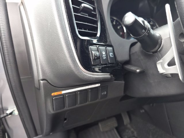Used 2016 Mitsubishi Outlander GT AWD/4WD image 20