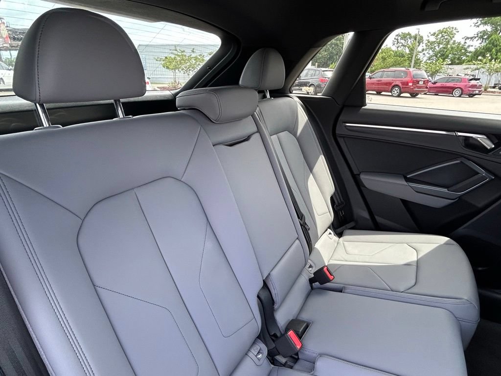 Used 2025 Audi Q3 2.0T Premium w/ Convenience Package AWD/4WD image 55