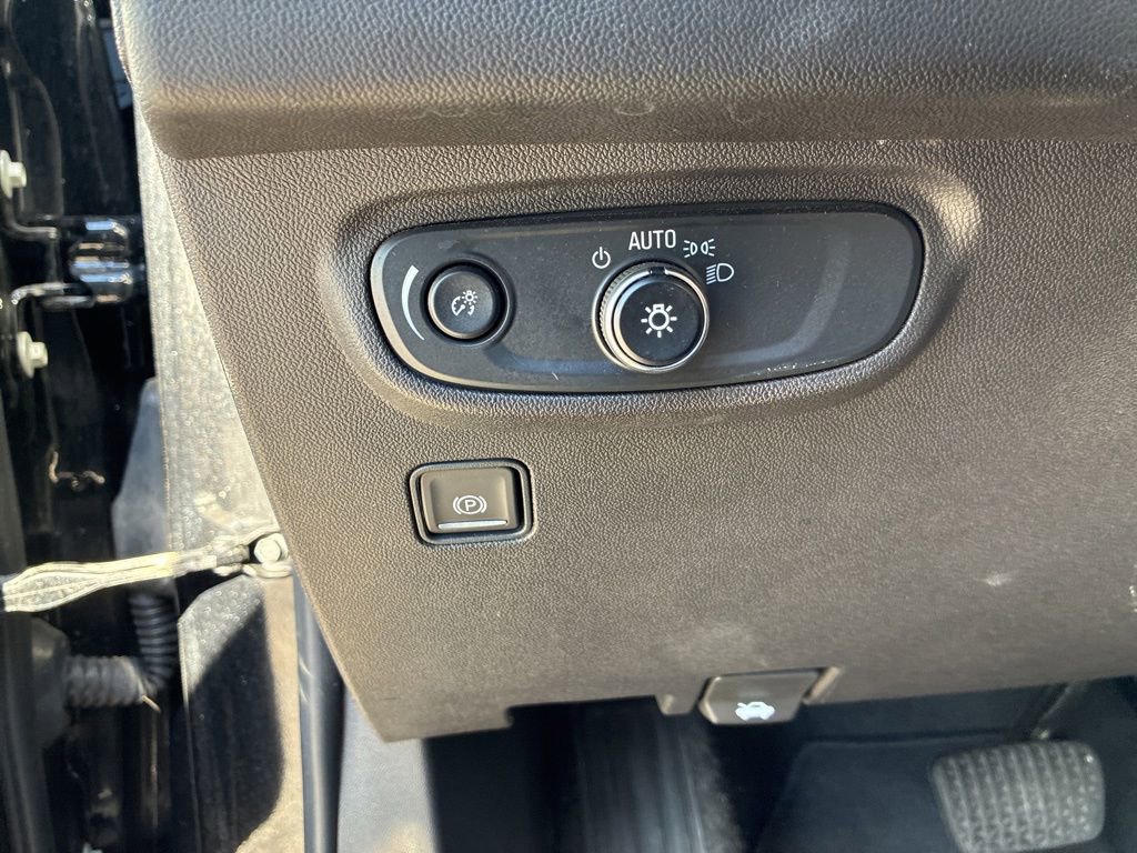 Used 2024 GMC Terrain SLE AWD/4WD image 14