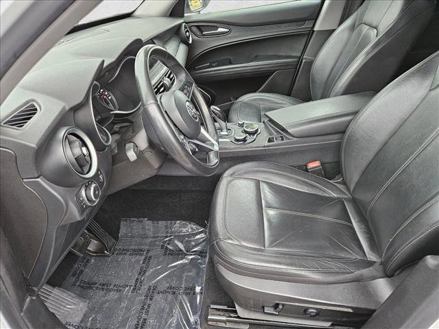 Used 2019 Alfa Romeo Stelvio image 14