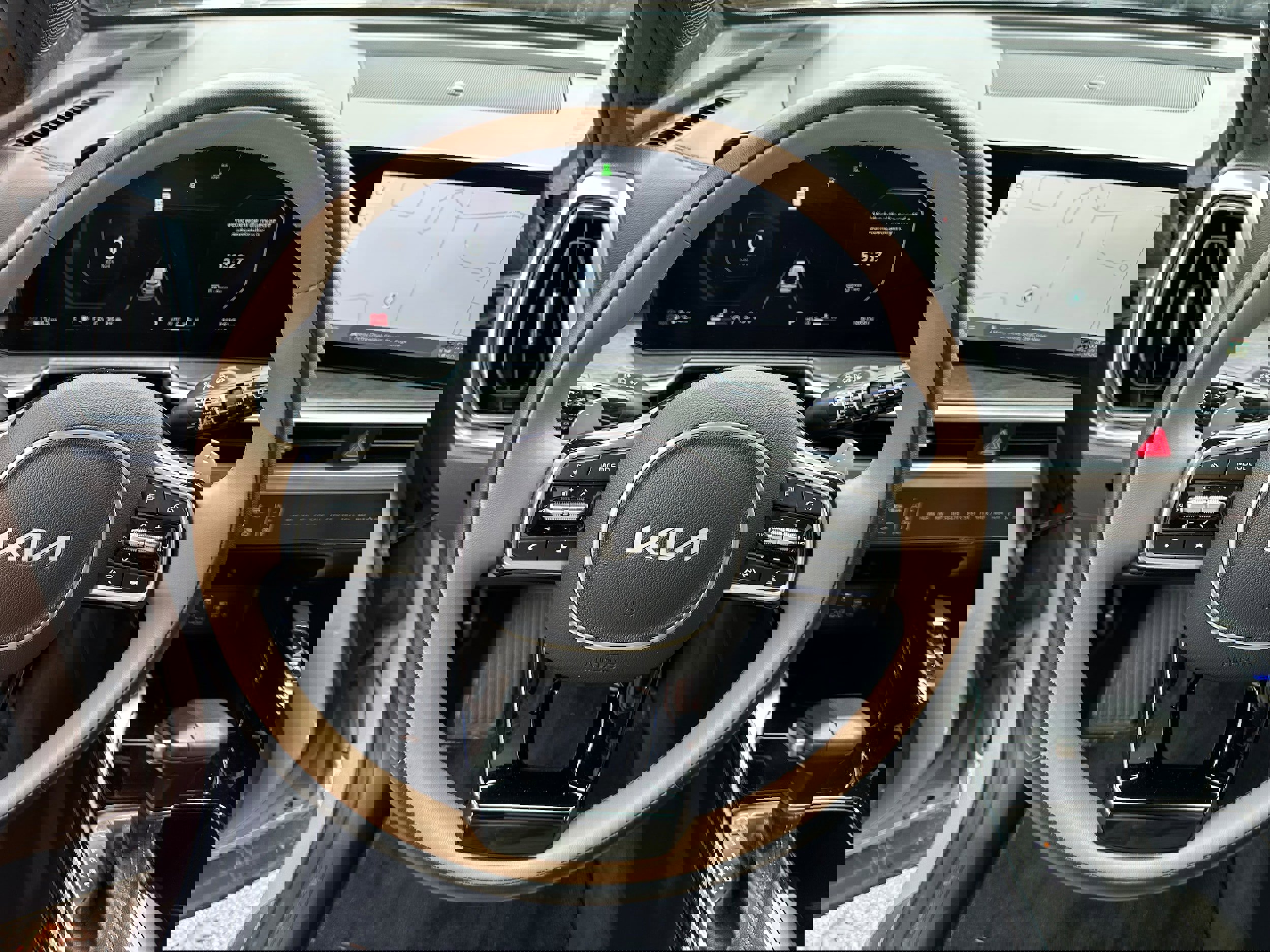 Used 2025 Kia Sorento SX Prestige w/ Olive Brown Leather Package image 60