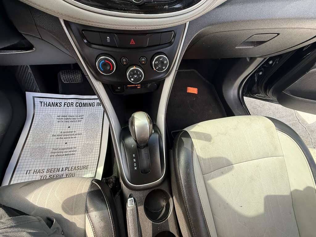 Used 2020 Chevrolet Trax LT w/ Driver Confidence Package FWD image 20
