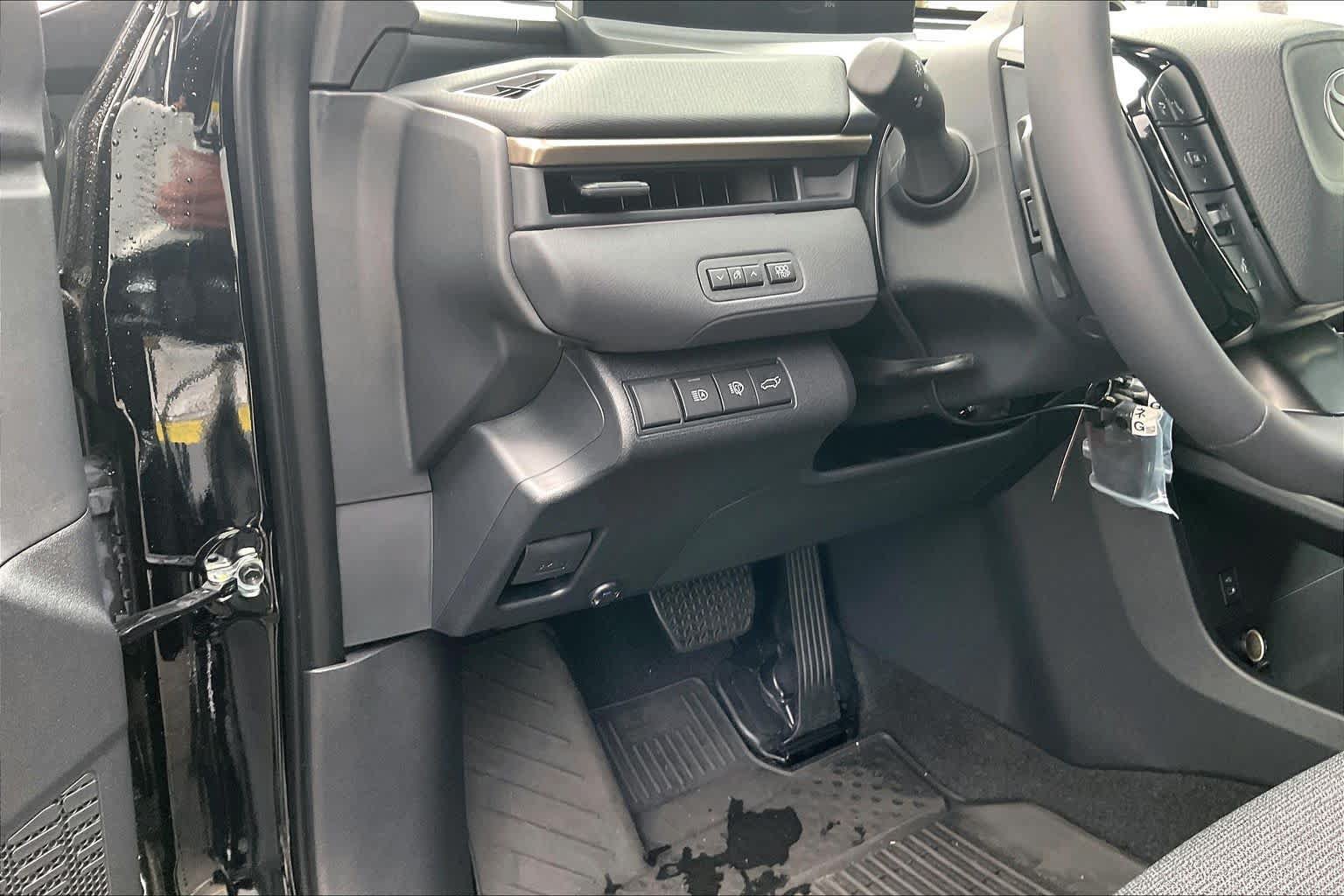 Certified 2026 Toyota bZ AWD/4WD image 35