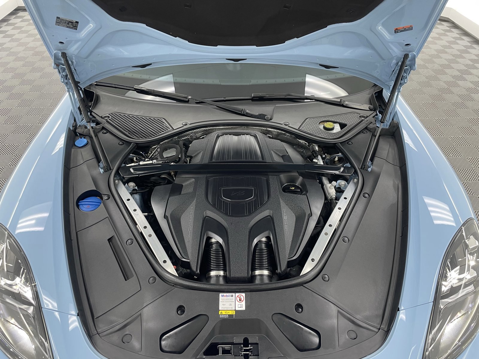 Certified 2023 Porsche Panamera image 26