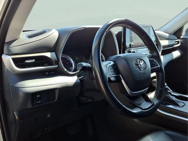 Used 2023 Toyota Highlander XLE image 13