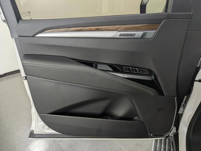 Used 2025 Cadillac Escalade Sport Platinum image 13