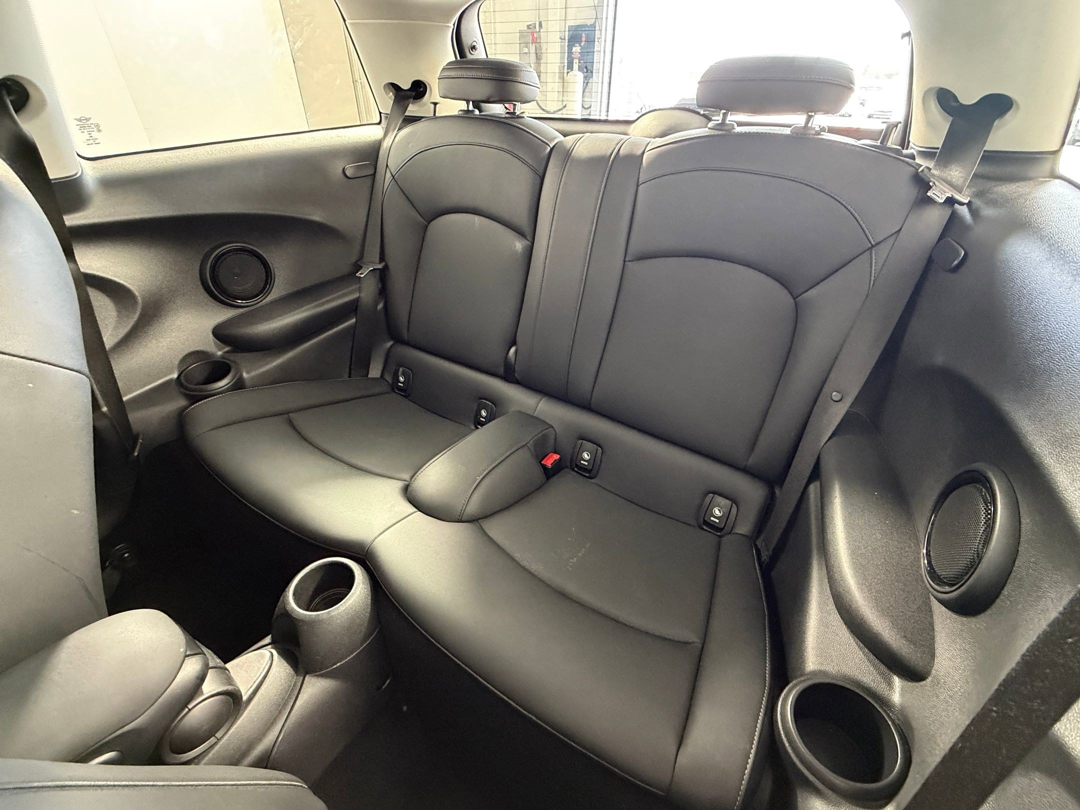 Used 2023 MINI Cooper 2-Door Hardtop image 27