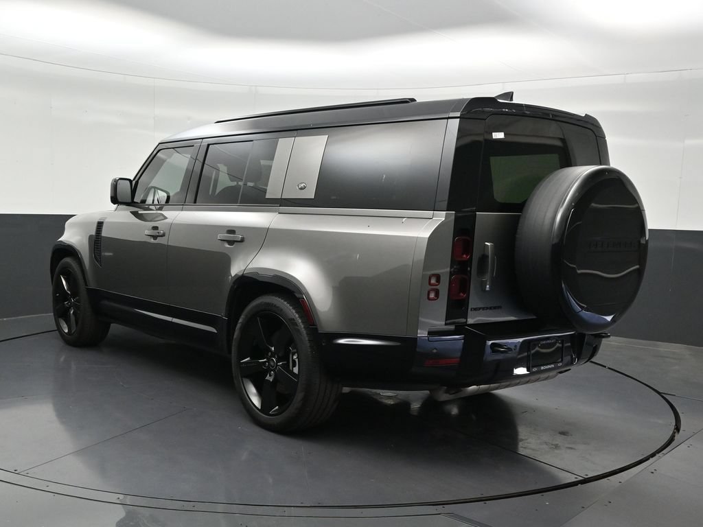 Used 2024 Land Rover Defender 130 X-Dynamic SE AWD/4WD image 3