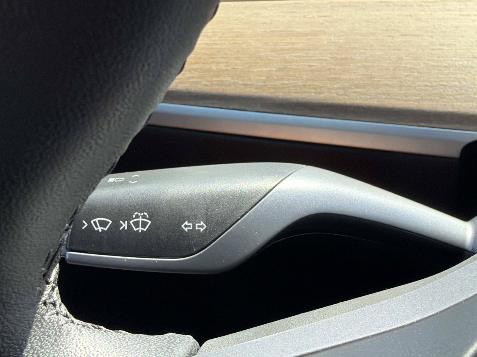 Used 2021 Tesla Model Y Long Range AWD/4WD image 29