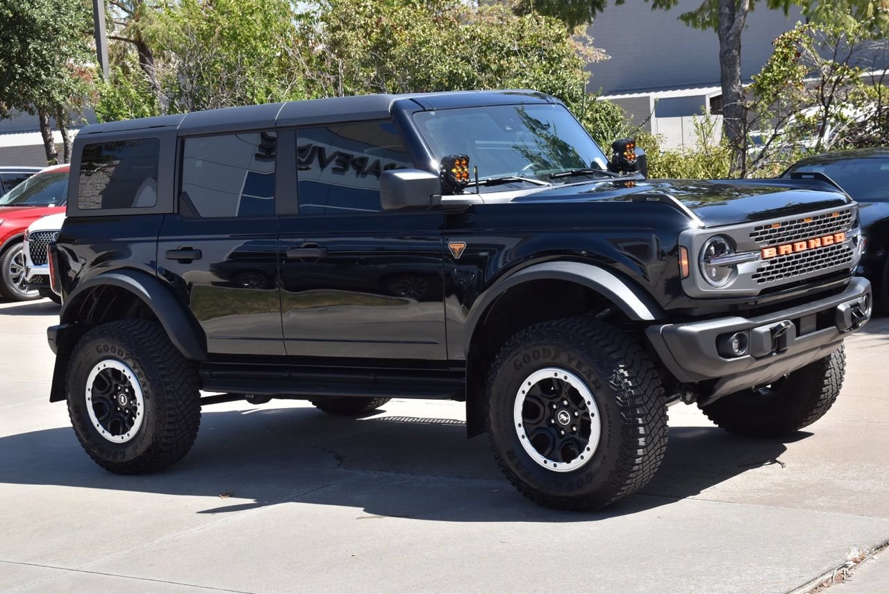 Used 2023 Ford Bronco Badlands w/ Sasquatch Package AWD/4WD image 5