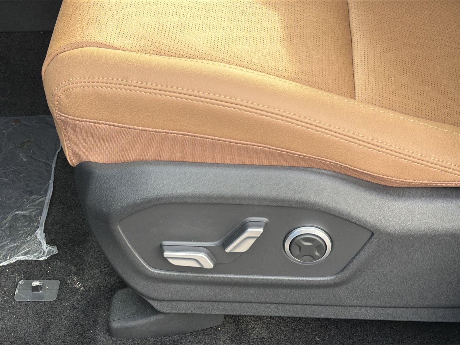 New 2026 Hyundai Santa Fe Limited FWD image 14