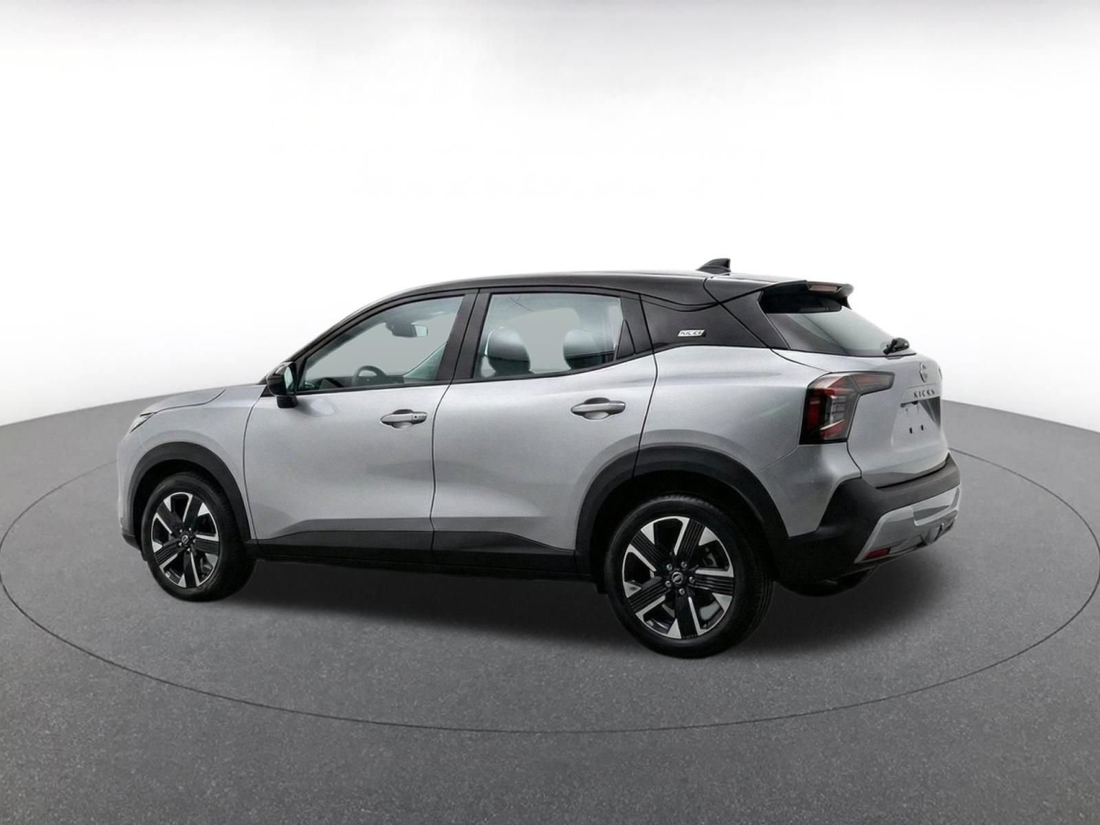Used 2026 Nissan Kicks SV w/ Cold Weather Package AWD/4WD image 7