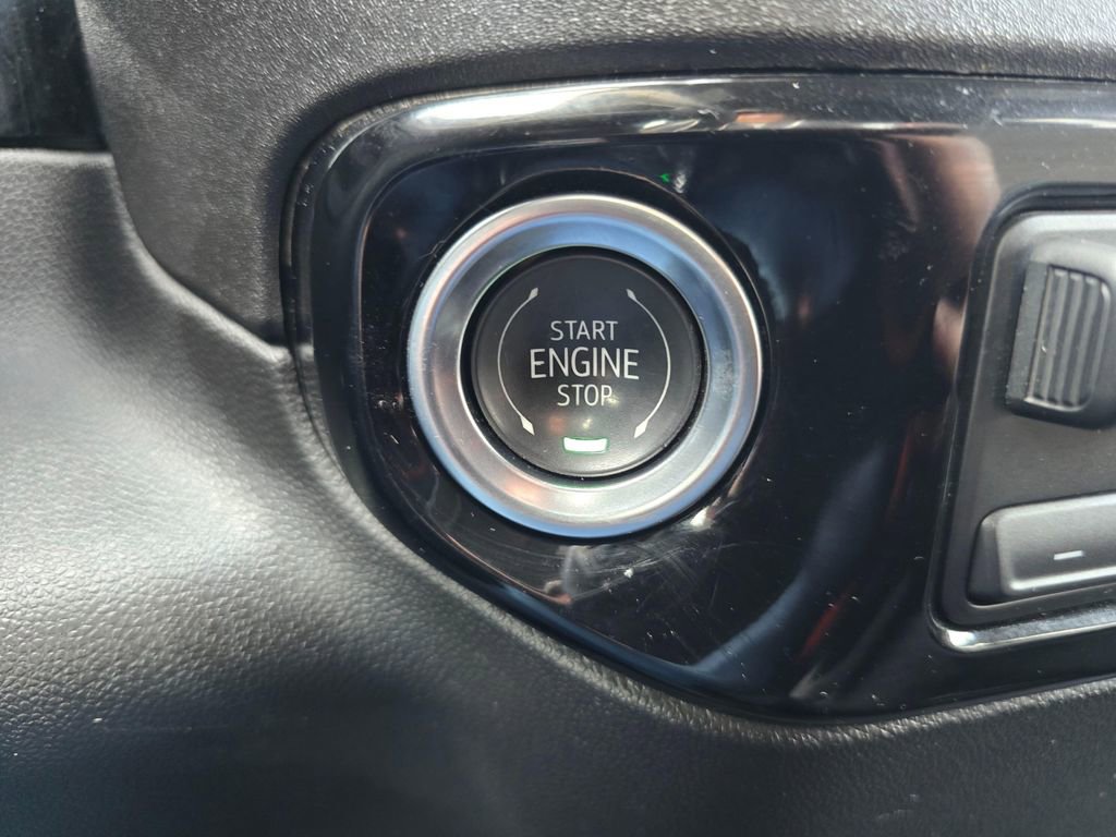 Used 2025 Chevrolet Silverado 2500 LT w/ Convenience Package AWD/4WD image 25