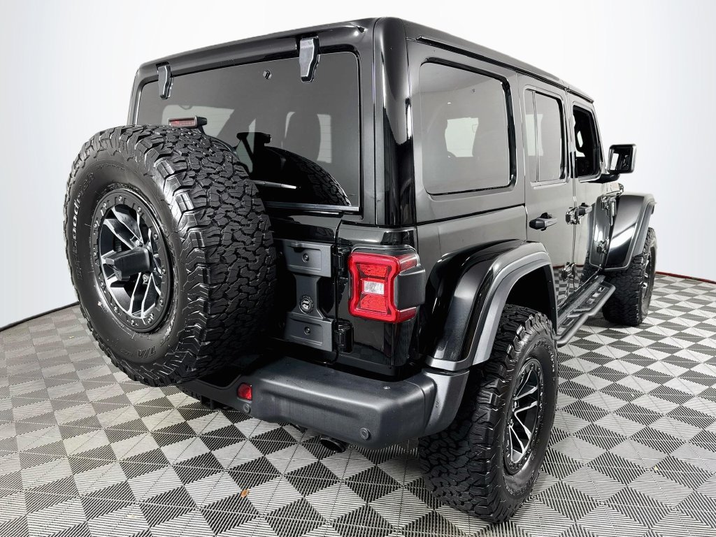 Used 2025 Jeep Wrangler Unlimited Rubicon AWD/4WD image 7