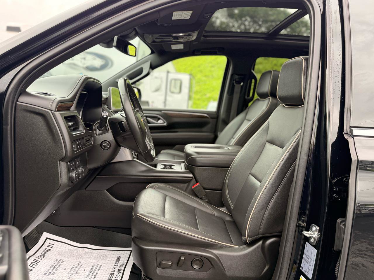 Used 2024 Chevrolet Tahoe Premier AWD/4WD image 12