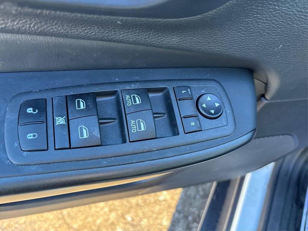 Used 2022 Jeep Cherokee Trailhawk w/ Premium Leather Package image 36