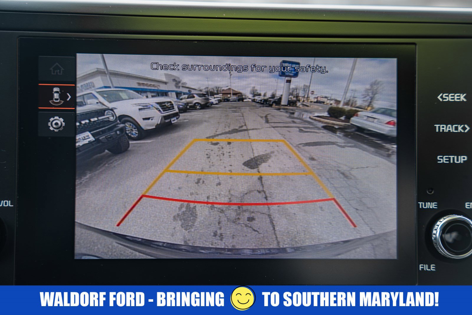 Used 2023 Kia Carnival LX image 39