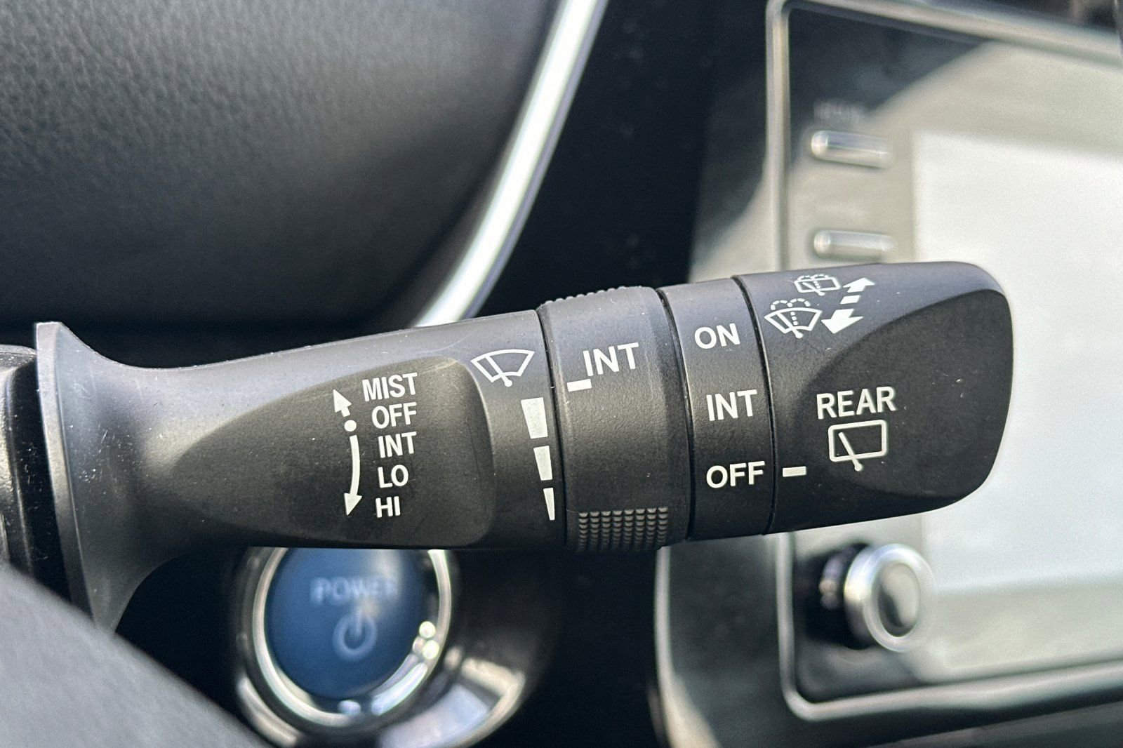 Certified 2022 Toyota Prius LE image 40