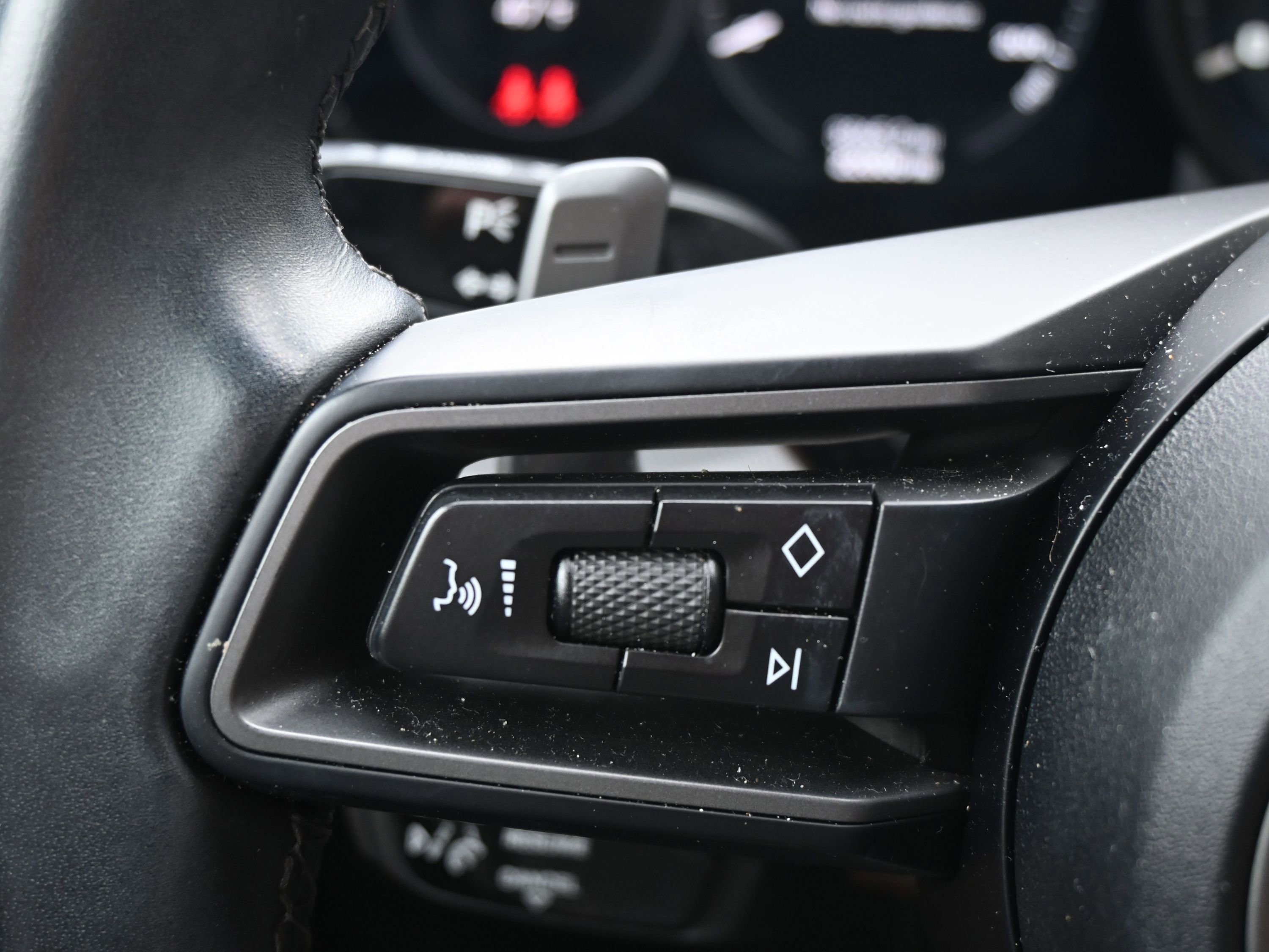 Certified 2021 Porsche 911 Carrera 4S image 38