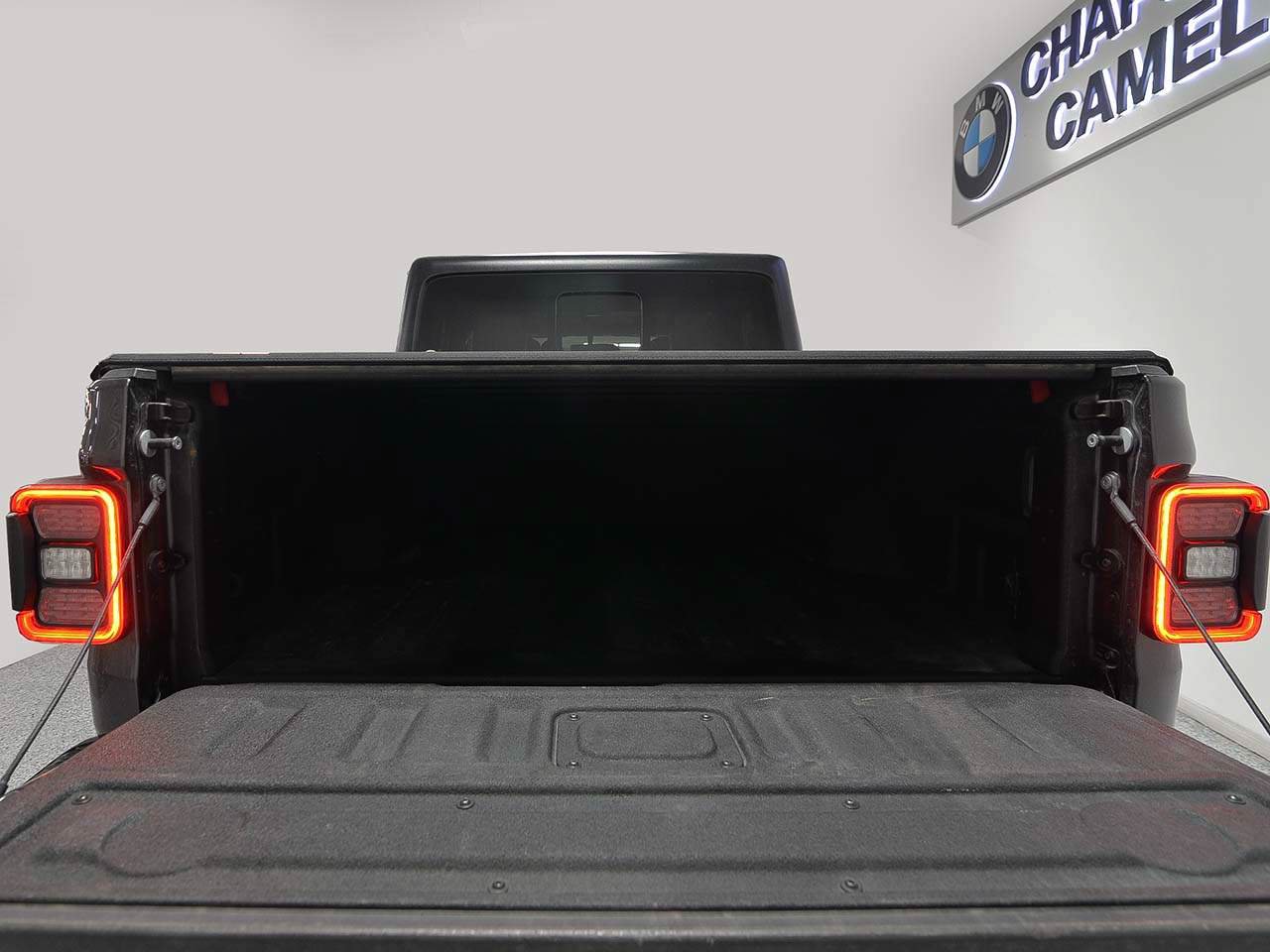 Used 2020 Jeep Gladiator Rubicon AWD/4WD image 5