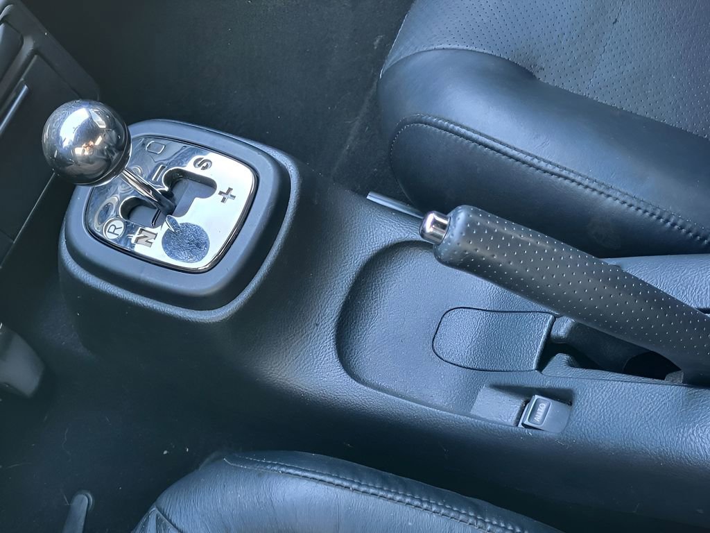 Used 2005 Toyota MR2 image 17