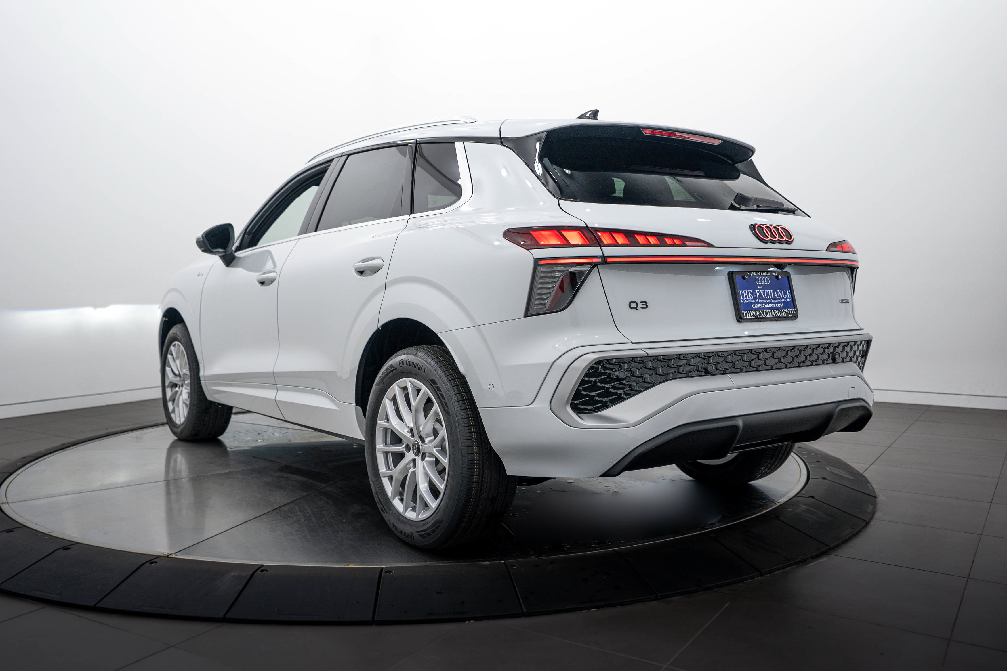 New 2026 Audi Q3 quattro 2.0T AWD/4WD image 5