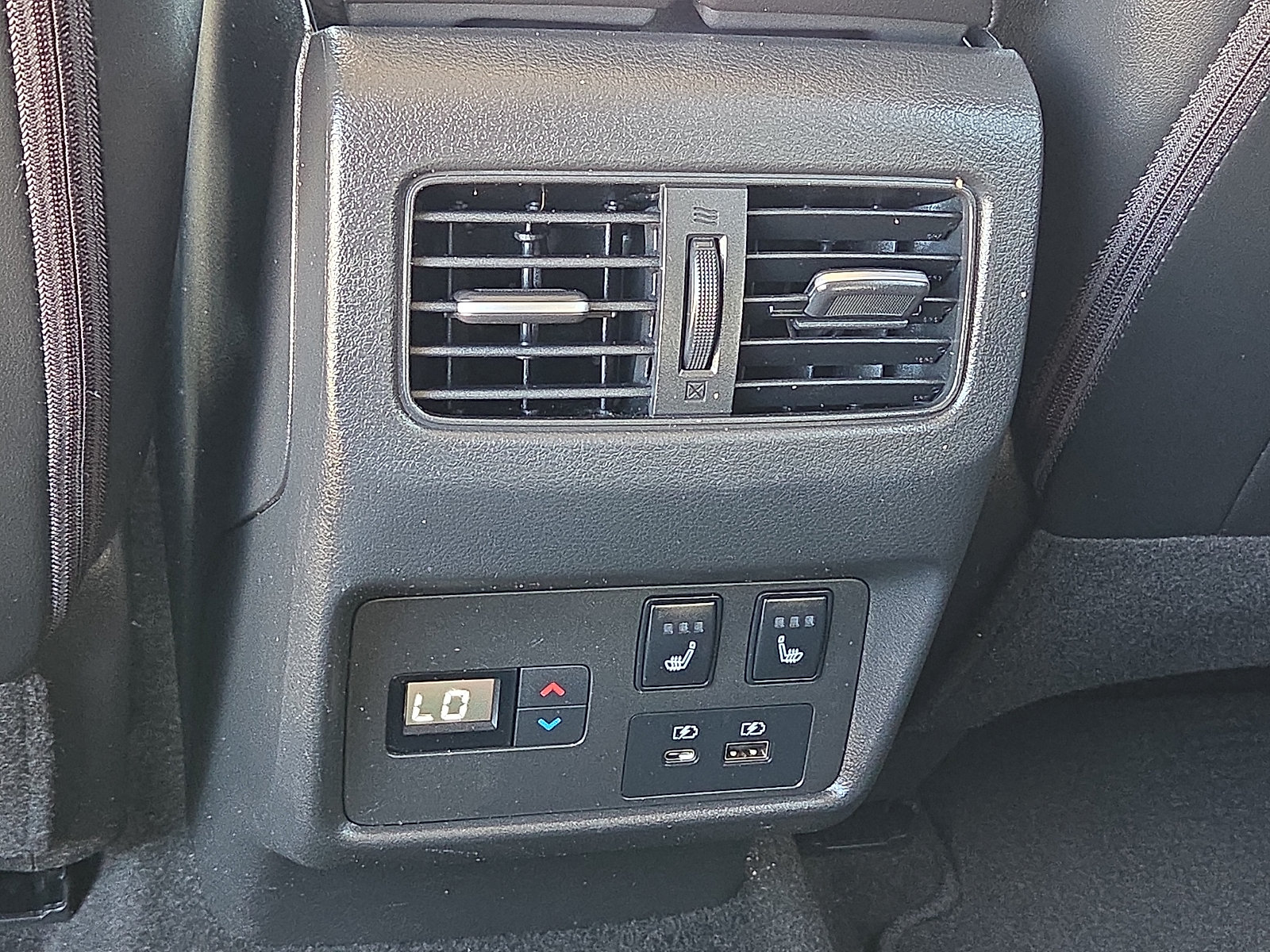 Used 2021 Nissan Rogue Platinum AWD/4WD image 11