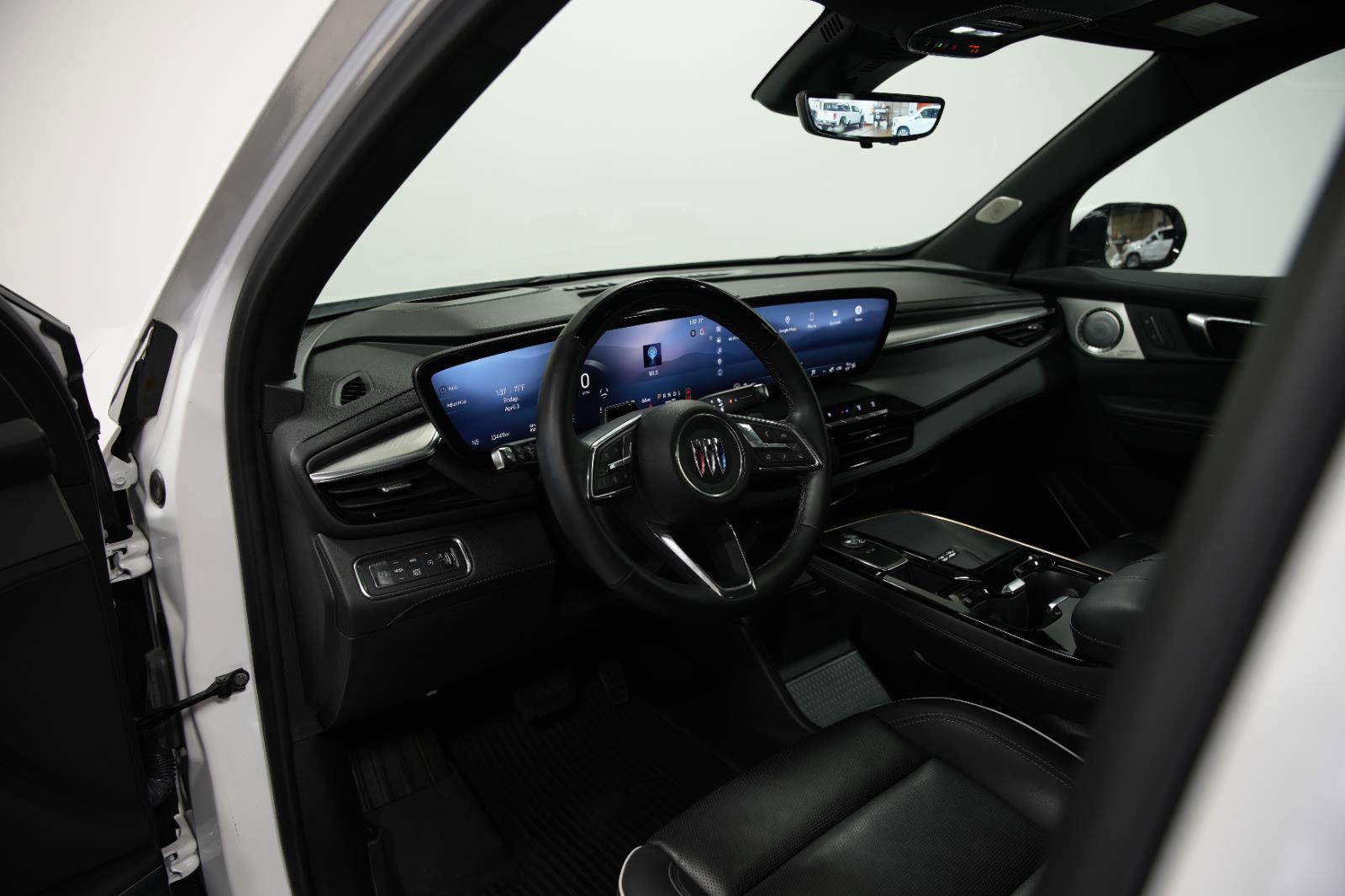 Used 2025 Buick Enclave Avenir image 27