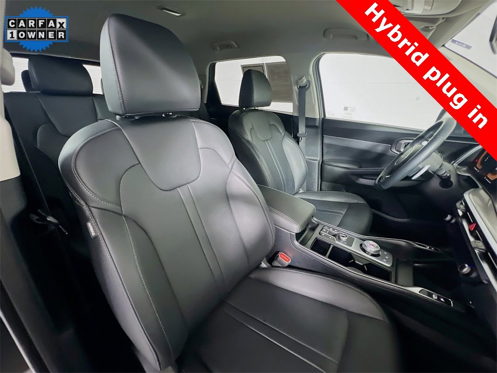 Certified 2025 Kia Sorento EX image 30