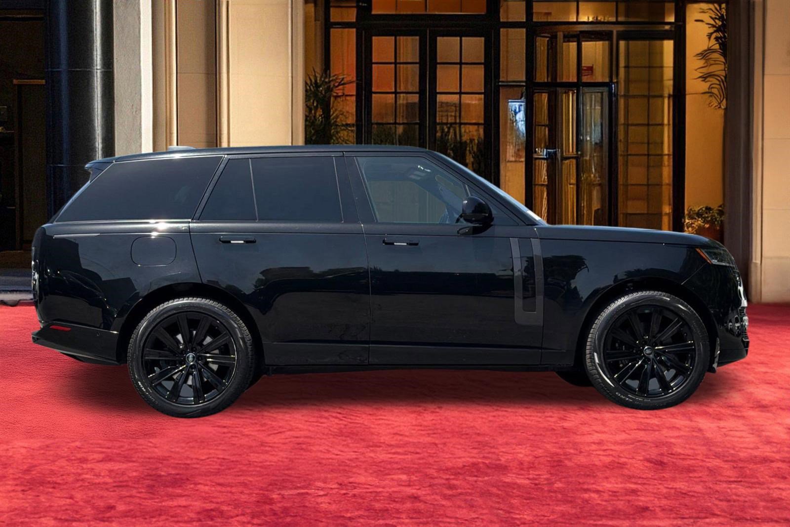 Used 2023 Land Rover Range Rover SE image 7