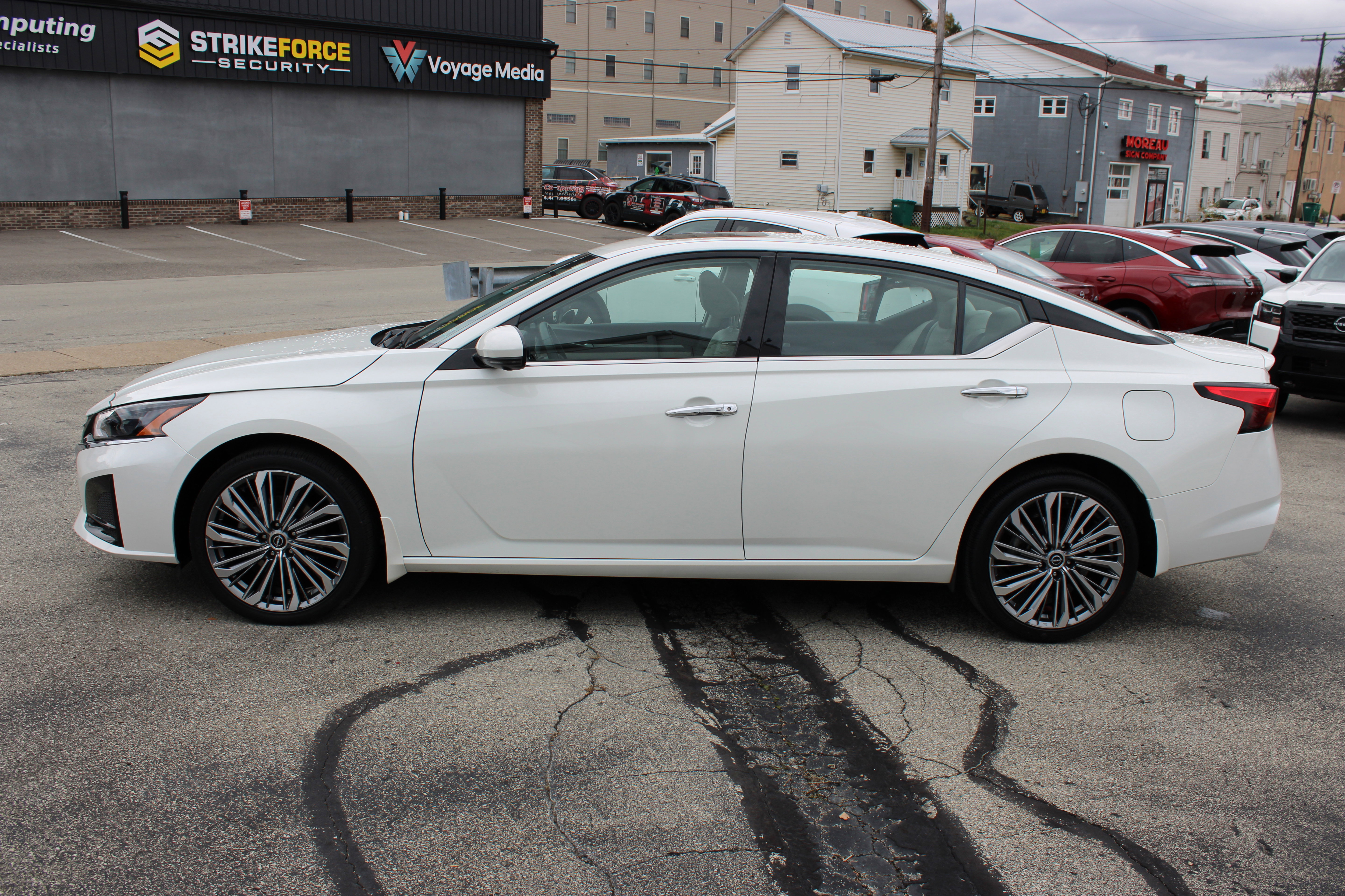 Certified 2023 Nissan Altima 2.5 SL image 2