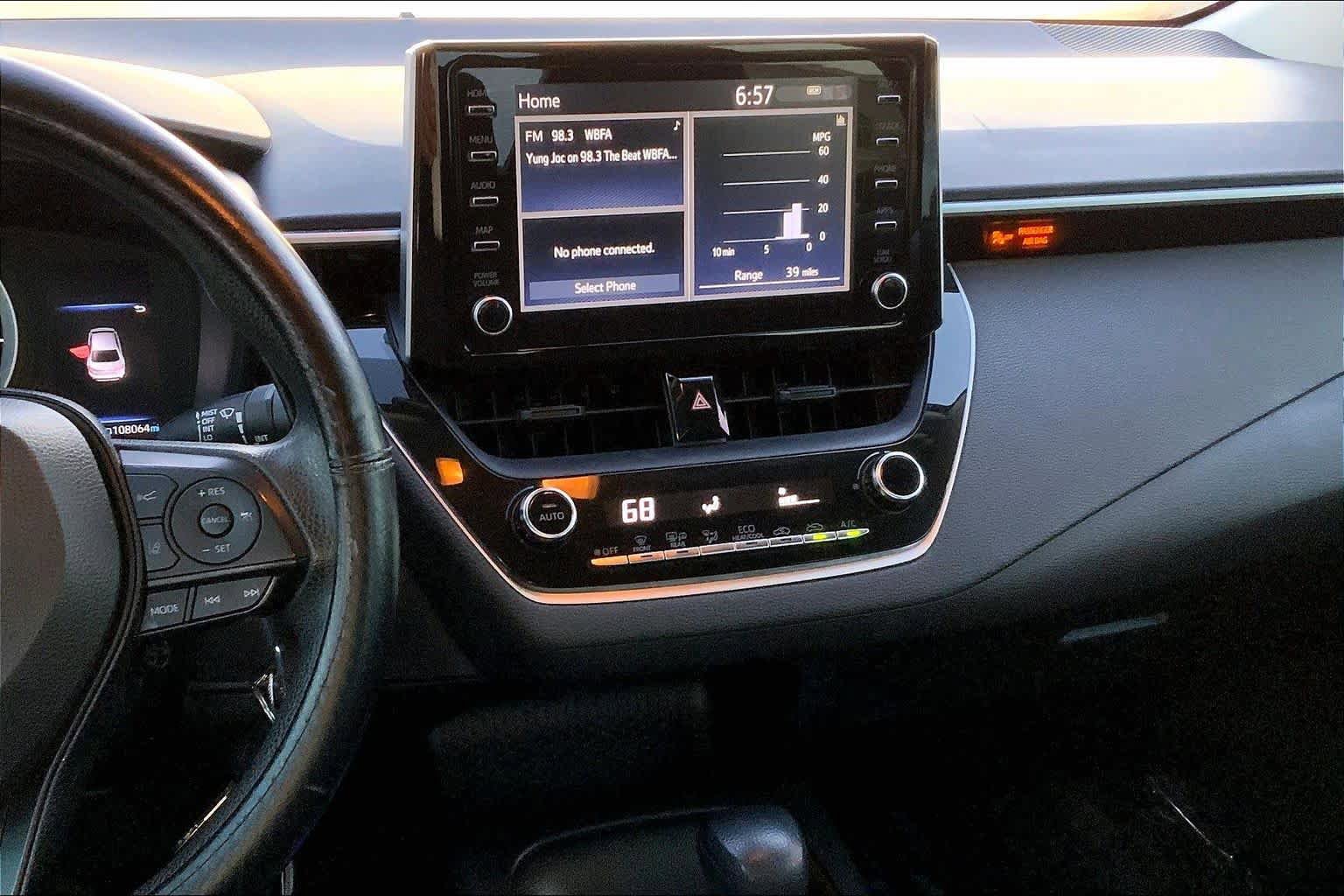 Used 2020 Toyota Corolla LE FWD image 7