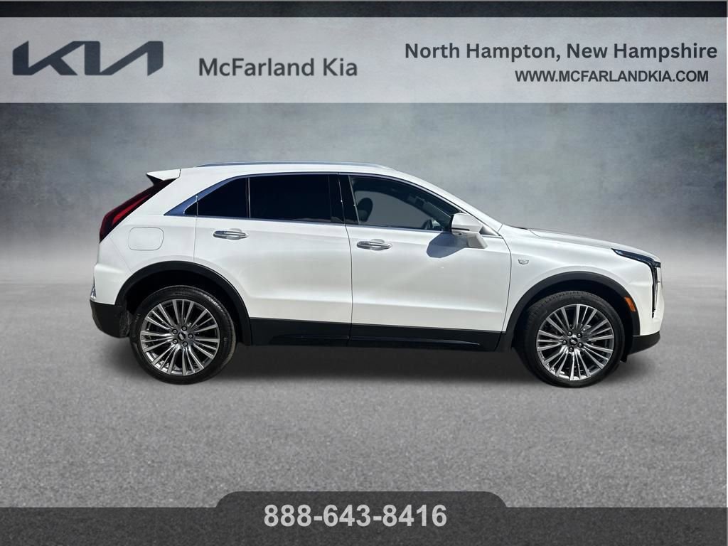 Used 2025 Cadillac XT4 Premium Luxury image 8