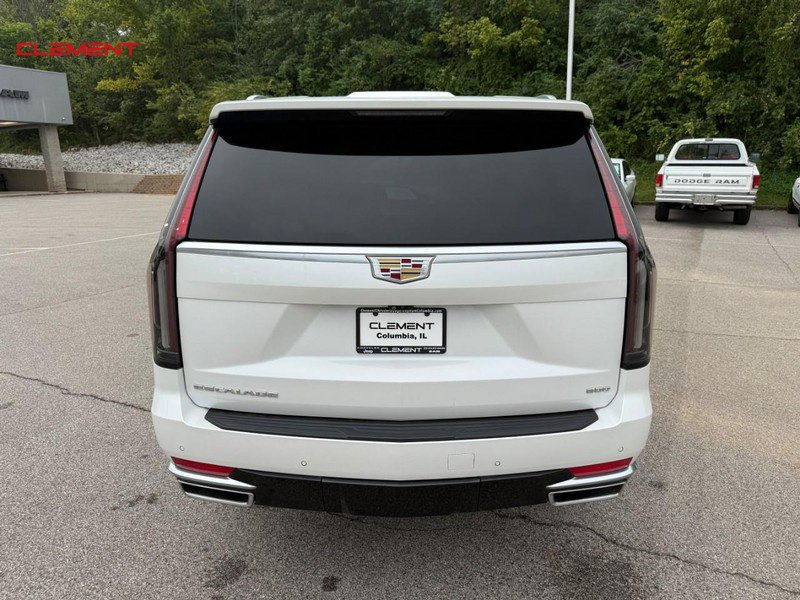Used 2021 Cadillac Escalade Premium Luxury AWD/4WD image 4