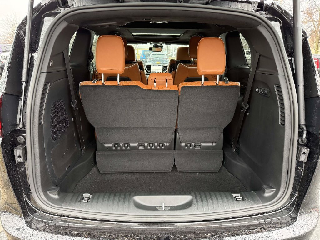New 2026 Chrysler Pacifica Pinnacle AWD/4WD image 35