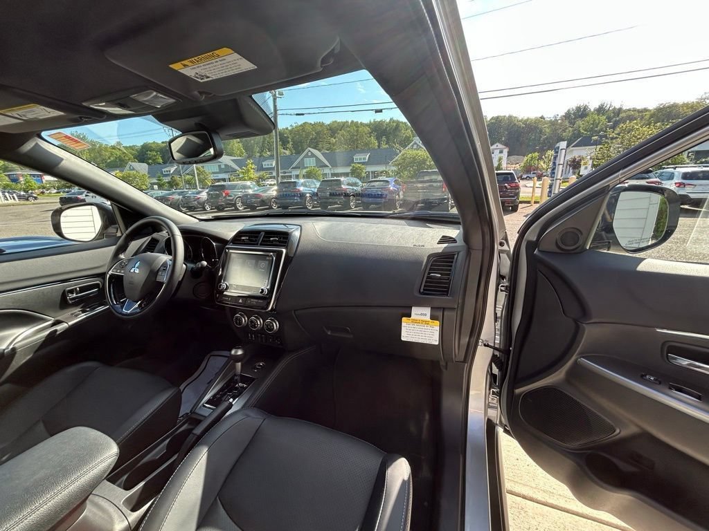 Used 2025 Mitsubishi Outlander Sport SEL AWD/4WD image 44