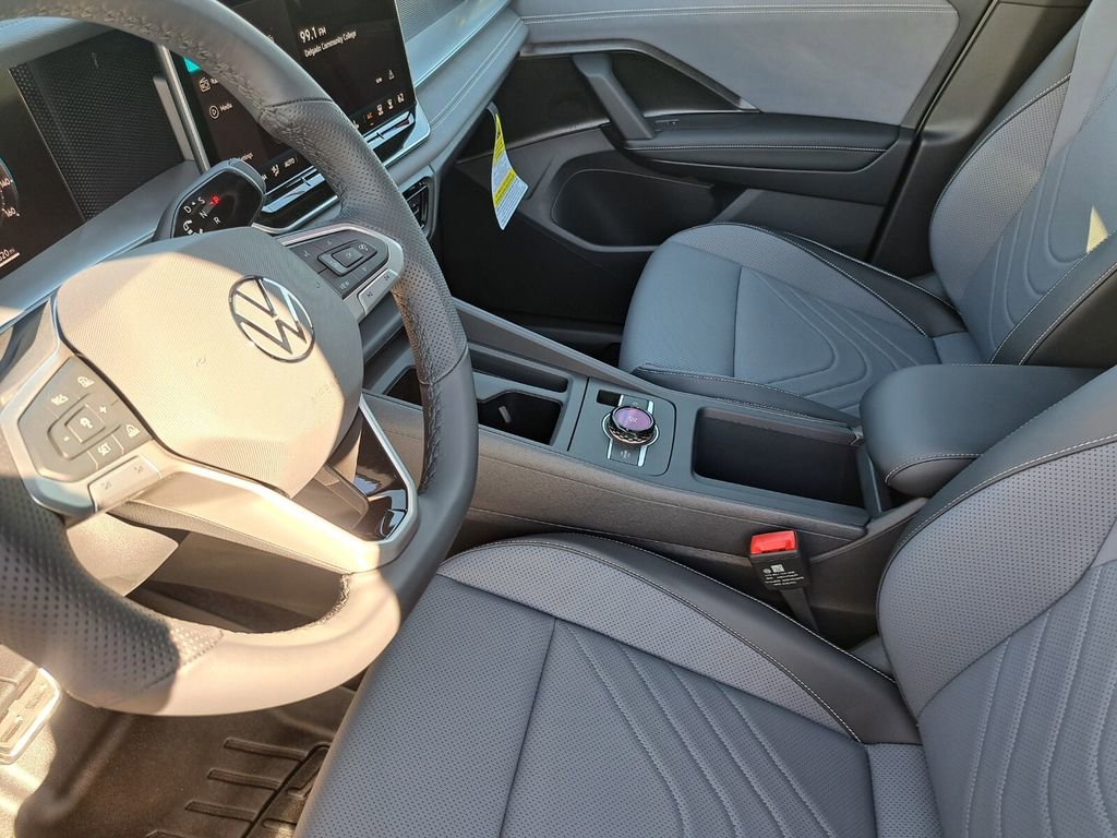 New 2026 Volkswagen Tiguan SE R-Line image 19