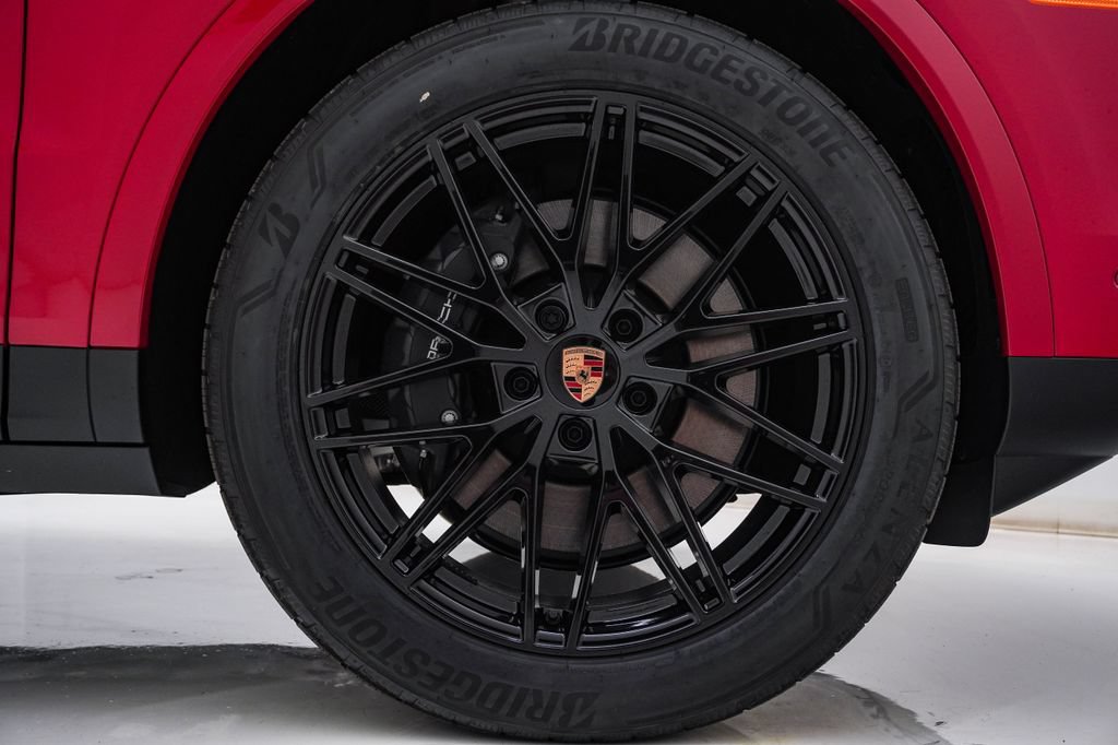 New 2026 Porsche Cayenne Coupe AWD/4WD image 13