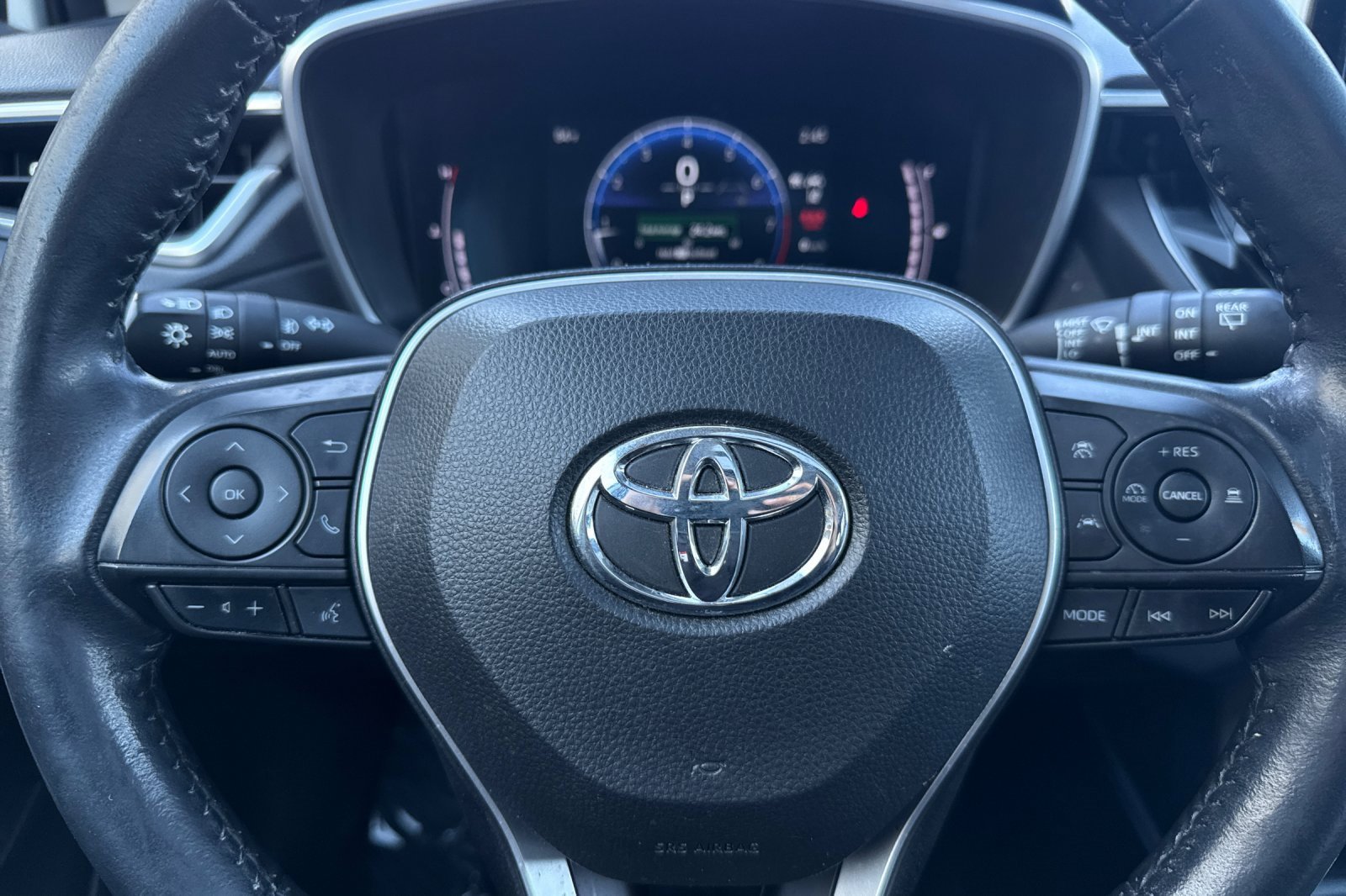 Certified 2023 Toyota Corolla Cross XLE image 30