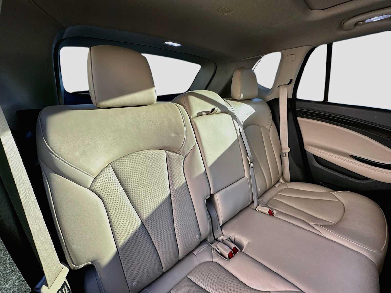 Used 2020 Buick Envision Premium w/ Driver Confidence Package AWD/4WD image 29